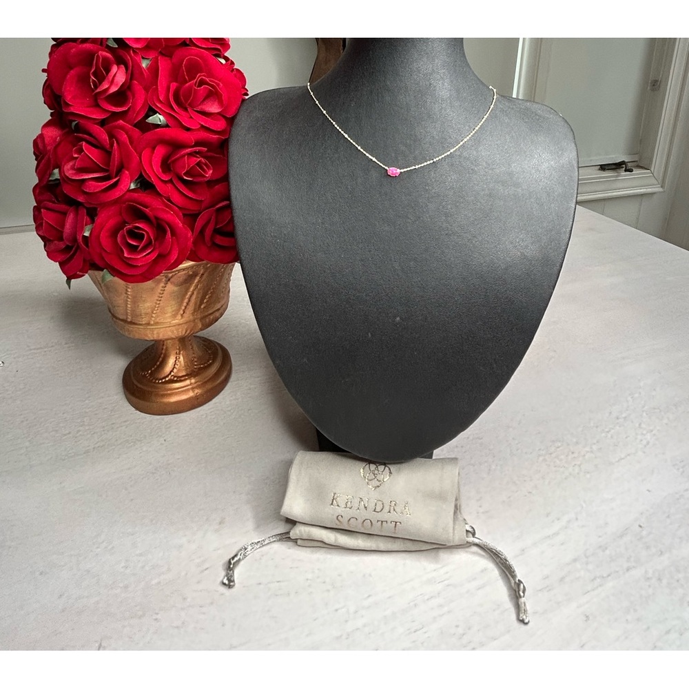 Kendra Scott Mini Elisa Gold Satellite Short Pendant Necklace in Pink - EUC